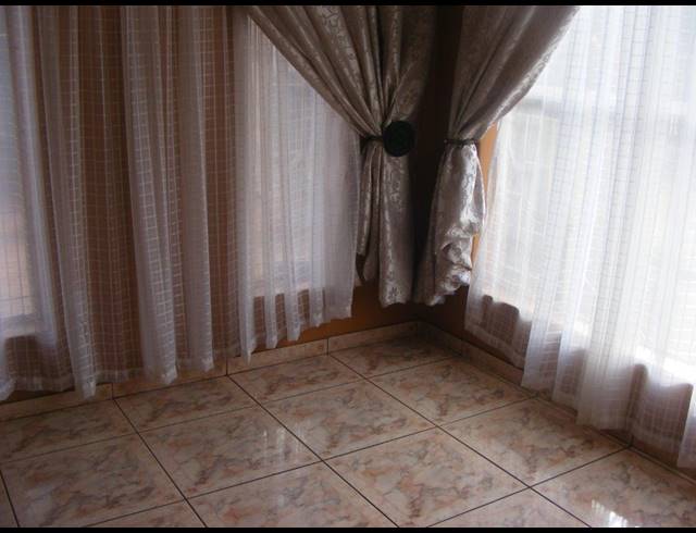 3 BEDROOM HOUSE SOLD IN THE ORCHARDS